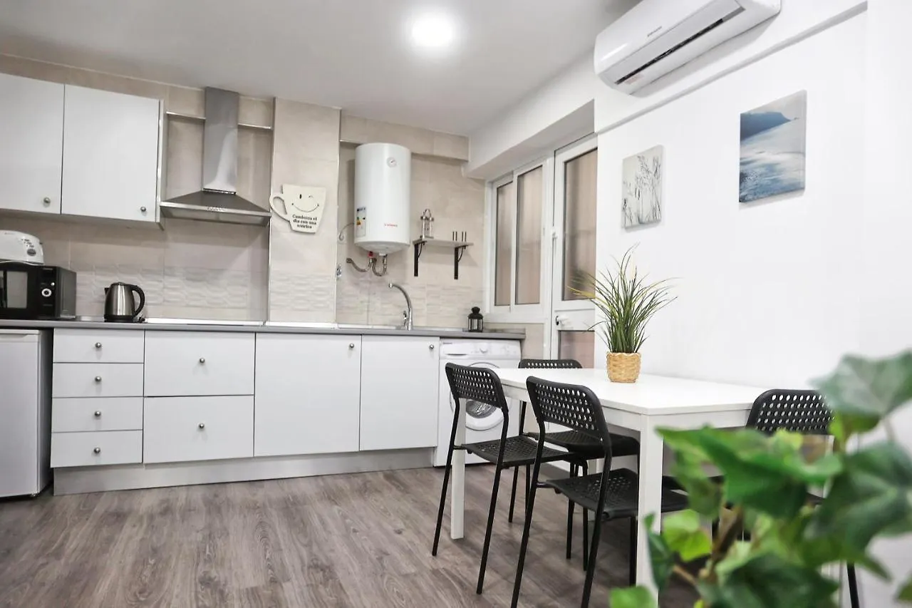 Holidays2Malaga Goya - Zona Huelin & 500 Mts De La Playa Apartamento