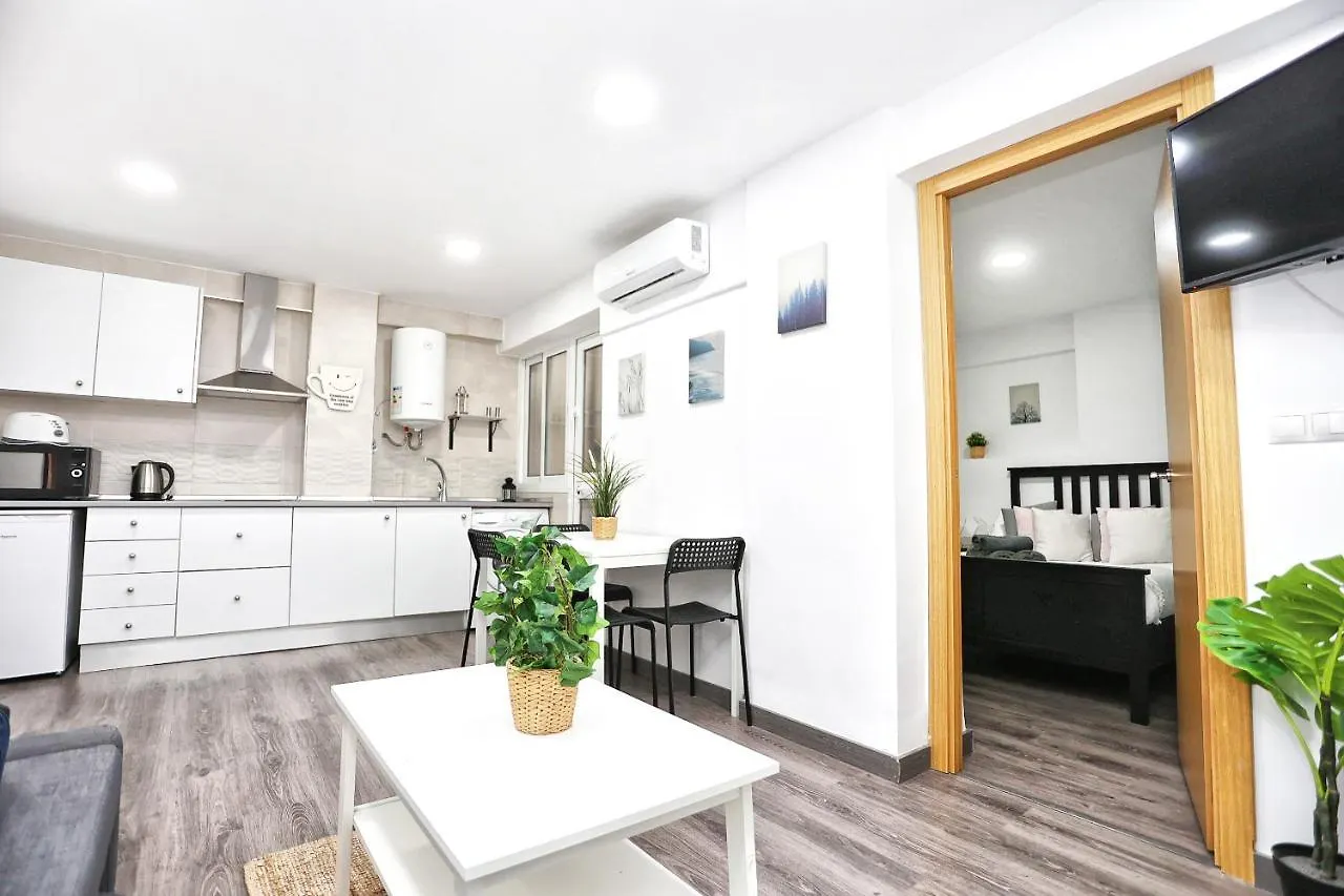 Holidays2Malaga Goya - Zona Huelin & 500 Mts De La Playa Apartamento 0*,